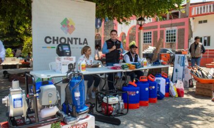 Chontla: Entrega de Tinacos Rotoplas tricapa, bombas y láminas