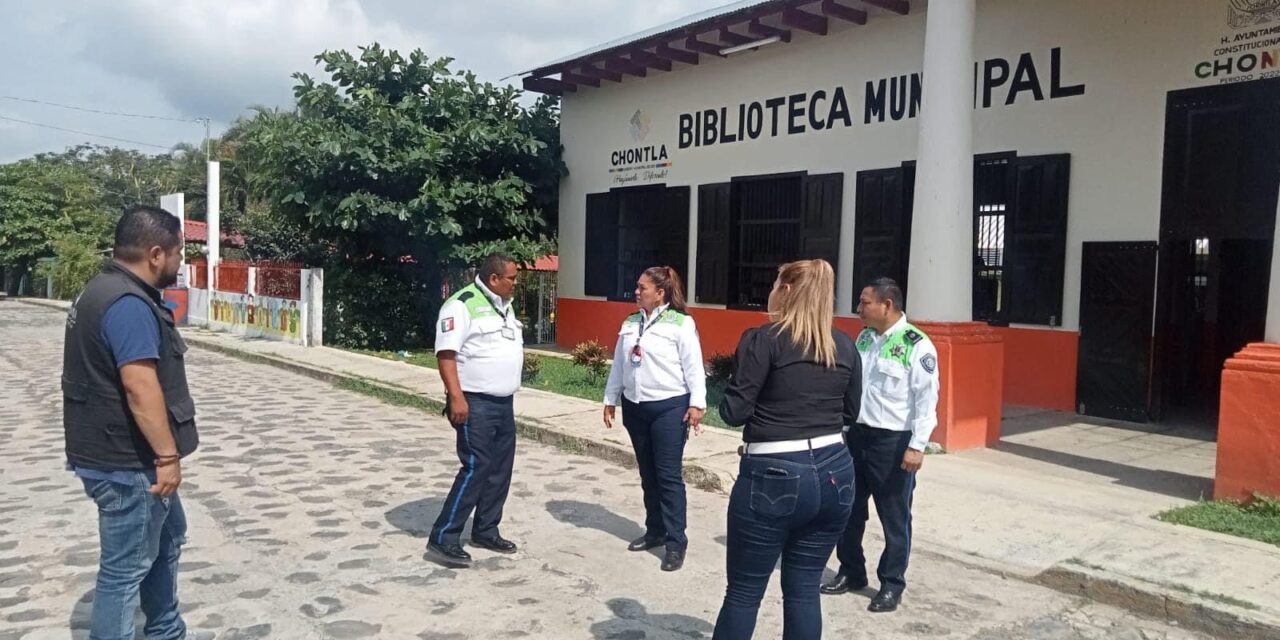 Chontla: Se realizan trabajos de señalizacion vial en la Cabecera Municipal