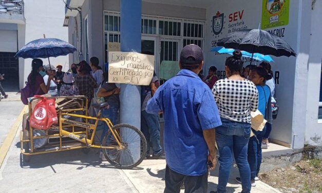 Se resuelve la falta de maestro en Álamo-Tortuga: Padres de familia logran su cometido