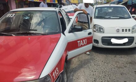 Álamo: Taxista Provoca Daños a Otro Vehículo al Abrir su Puerta en Plena Avenida