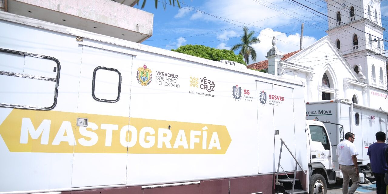 Tuxpan: Se realiza en la explanada municipal la “Jornada de Salud y Mastografías”