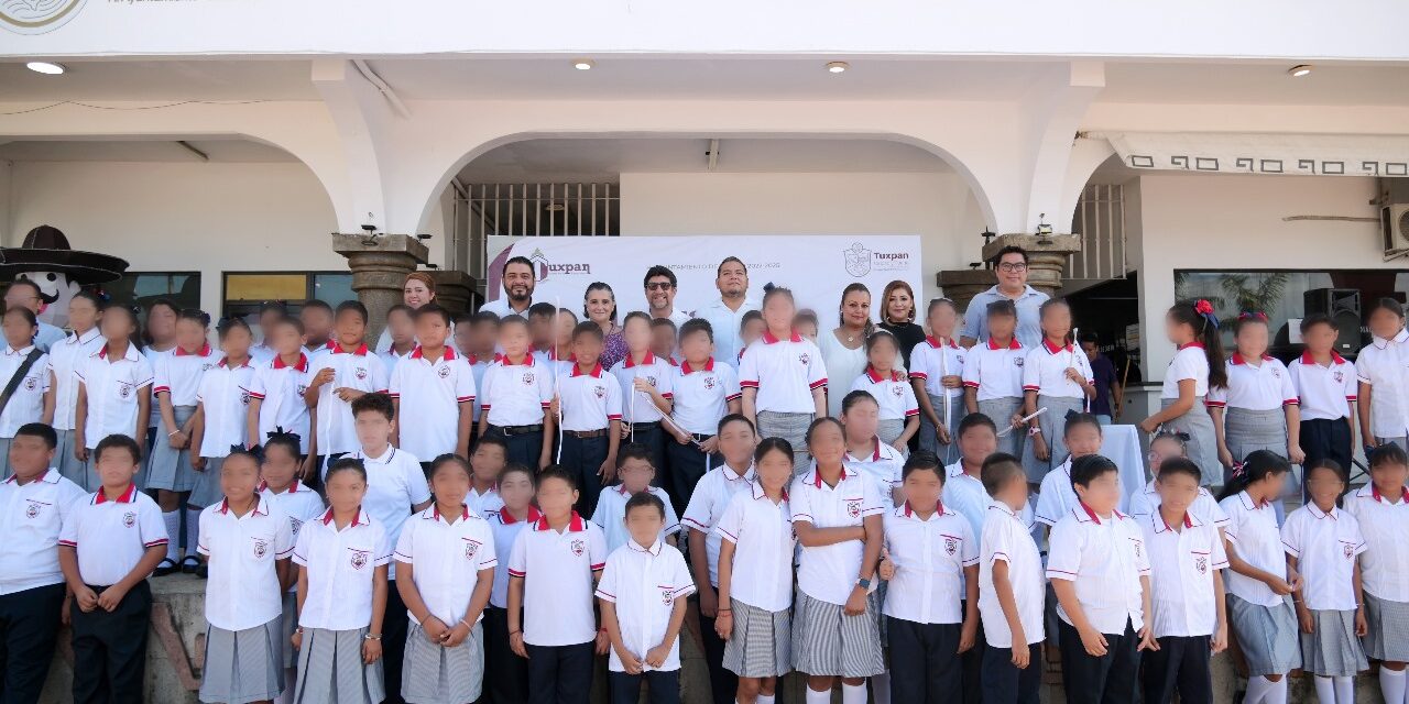 Tuxpan: Participa primaria José L. Garizurieta en Lunes Cívico