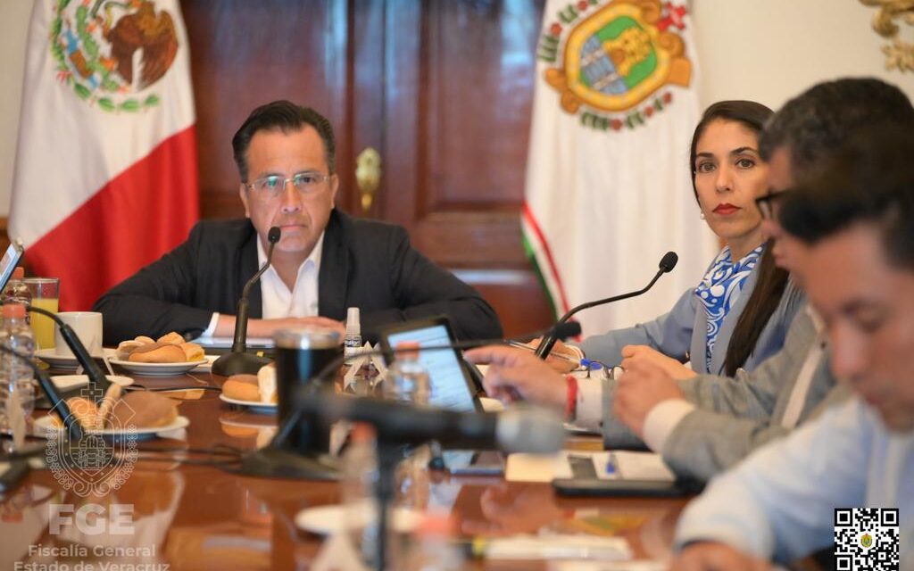 FGE informa sentencias condenatorias de 54 años de prisión por el delito de feminicidio, de 30 años por el delito de homicidio doloso calificado, de 13 años por extorsión