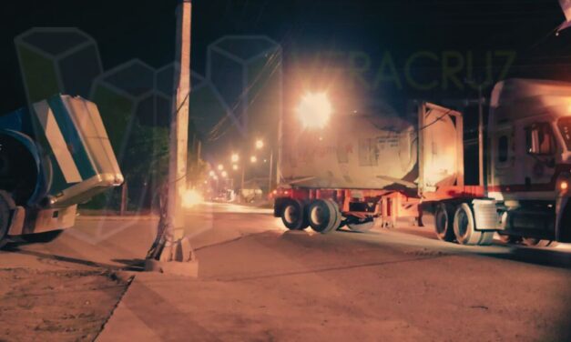 Camionsote arrastra cableado en La Unión