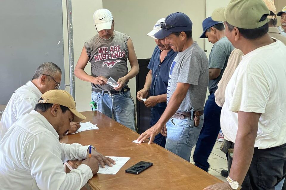 Reunión con Maestros de la Construcción en Ozuluama de Mascareñas