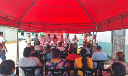 Donación de Víveres a Personas Vulnerables en el Hospital IMSS de Martínez de la Torre