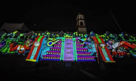 Papantla: Noches Mágicas en Papantla: Proyección de Luces y Video en el Histórico Mural del Mtro. Teodoro Cano