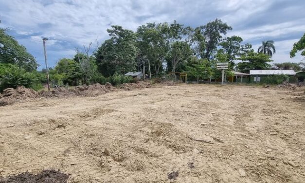 Ozuluama: Supervisión del Avance de Obra en San Gregorio por parte del Presidente Municipal y el Tercer Regidor