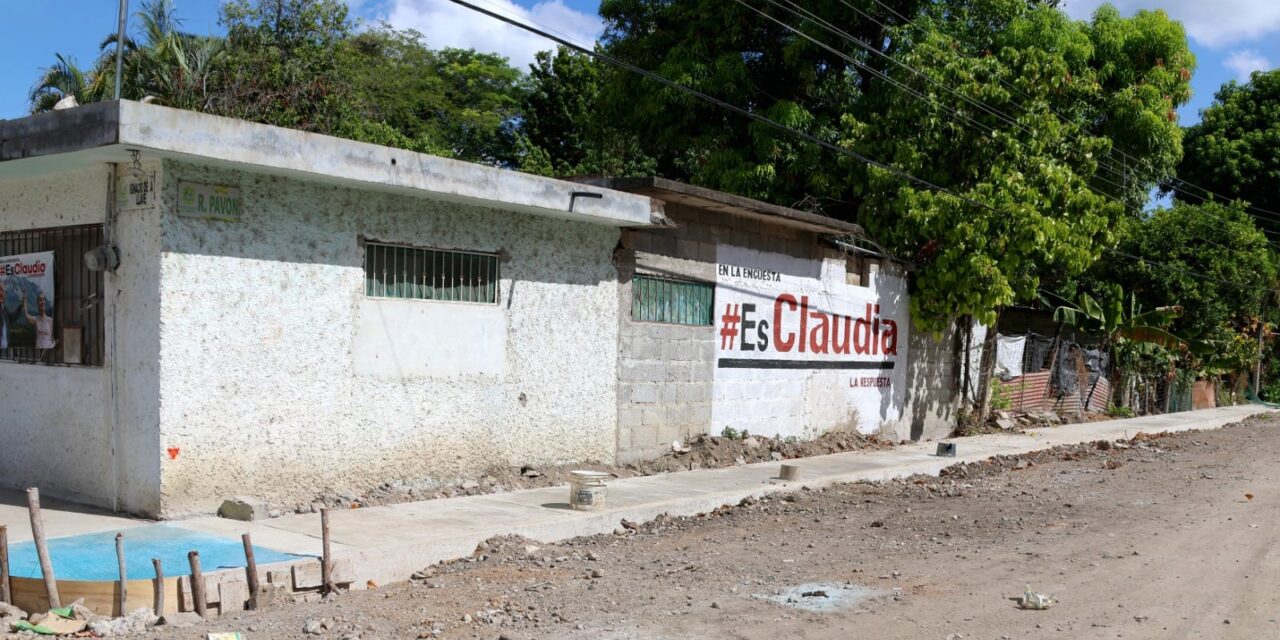 Pánuco: Construcción de Guarniciones y Banquetas en la Calle Rafael Pavón de la Colonia Pavón