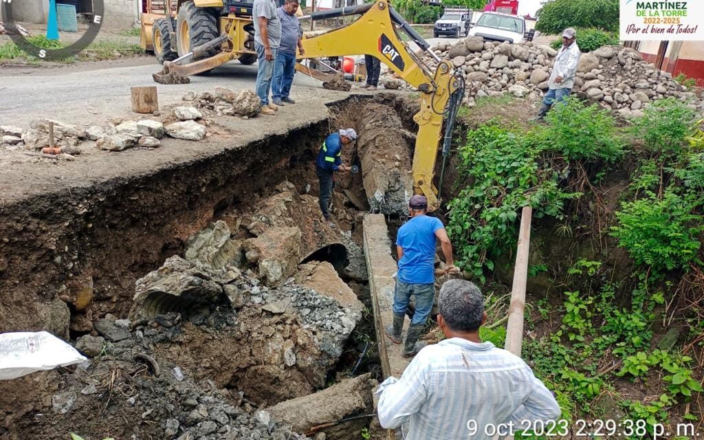 «Restablecimiento del Puente de Manantiales Después de Daños por el Frente Frío 4: Precaución y Compromiso del Ayuntamiento de Martínez de la Torre»