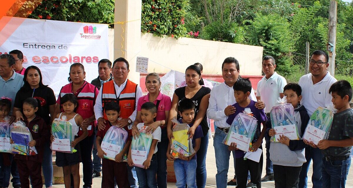 TEPETZINTLA: ESCUELA PRIMARIA OTILIO MONTAÑO DE LA LOCALIDAD DE APACHICRUZ