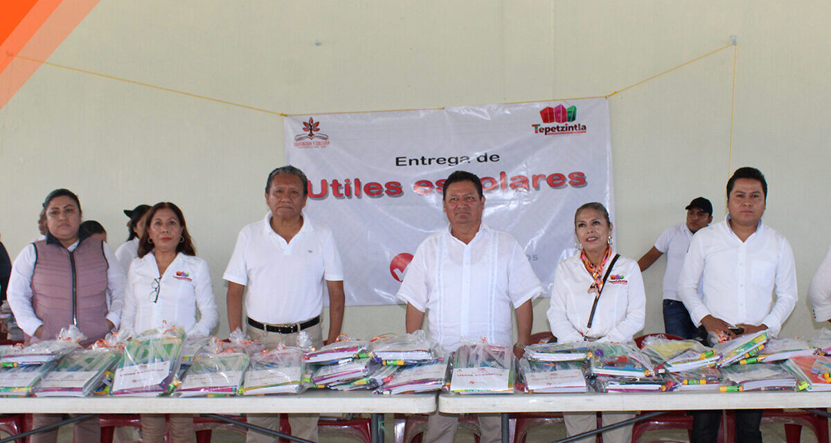 Tepetzintla: ¡Entrega de Útiles Escolares! A la escuela 02 primaria Ignacio Manuel Altamirano