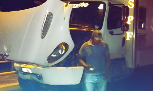 Álamo: Destroza su coche en el «Jolopo» tras impactar contra un camión