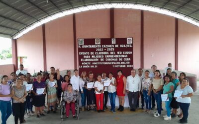 Cazones: Evento de clausura, del primer curso para mujeres emprendedoras “Elaboración de coronas de cera”