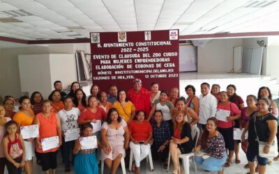 Cazones: Clausura del segundo curso de capacitación a mujeres emprendedoras denominado como «Elaboración de coronas de cera»