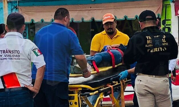 Motociclista se lesiona la cadera frente al parque en Álamo, Veracruz
