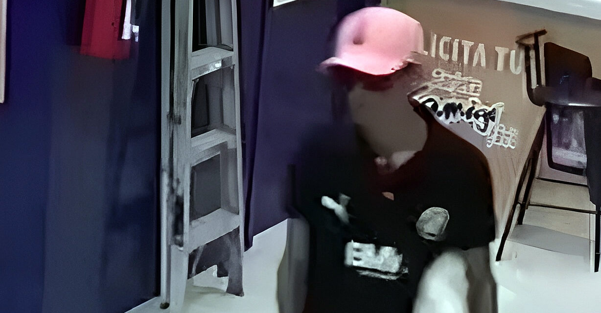 Álamo: Ratero hábil roba celular en cuestión de segundos en tienda de telefonía