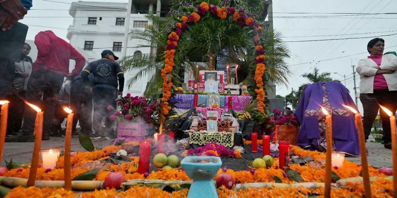 Gobierno de Tuxpan premia a ganadores del Concurso de Altares y Malinches