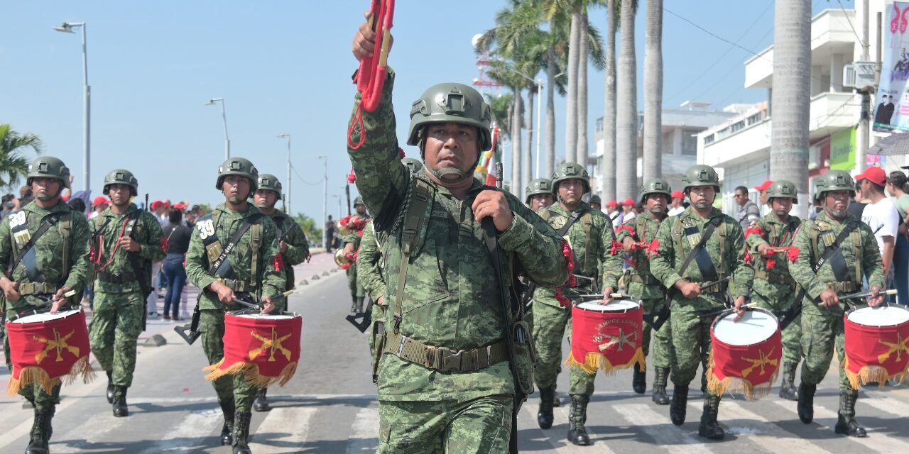Tuxpan: Gran participación en el desfile de la Revolución Mexicana