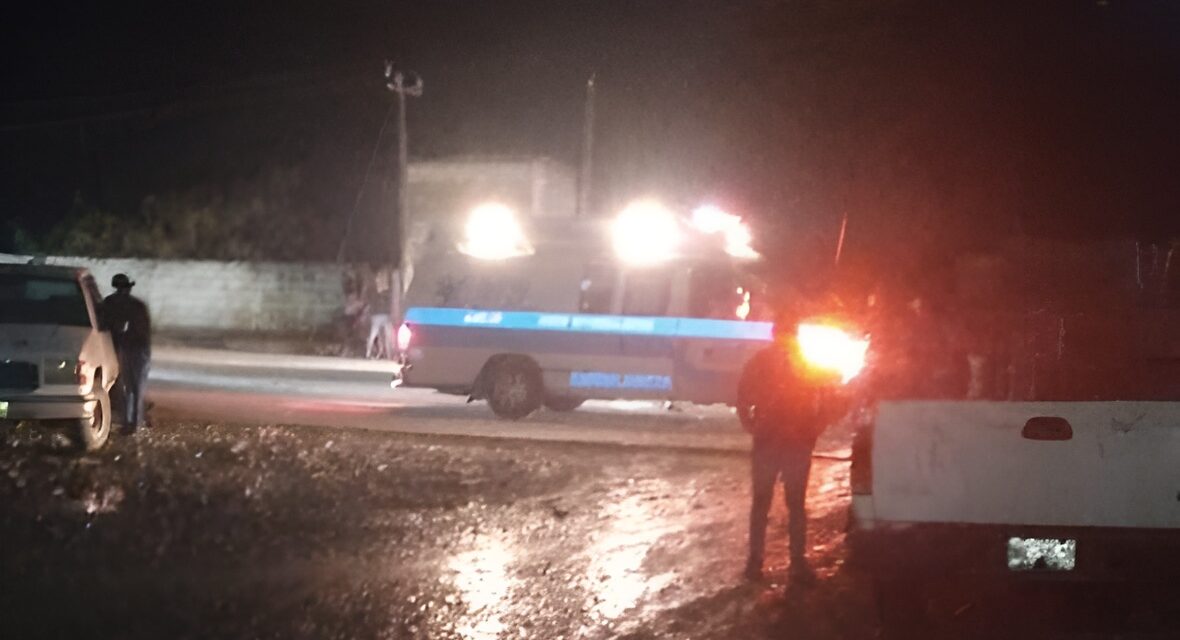 Álamo: Tres personas resultan heridas tras un choque de motocicletas en Estero del Ídolo