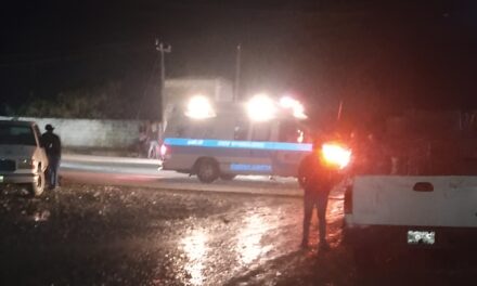 Álamo: Tres personas resultan heridas tras un choque de motocicletas en Estero del Ídolo