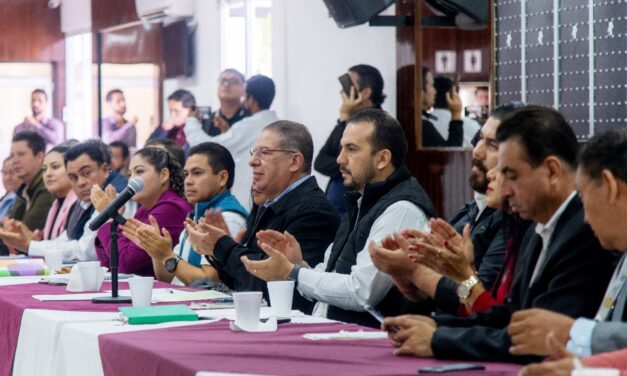 Gobierno de Tuxpan, CFE y SEV trabajan coordinadamente para atender necesidades de infraestructura eléctrica en escuelas