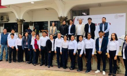 Universidad Pedagógica Veracruzana, Centro Regional Tuxpan, participa en Lunes Cívico