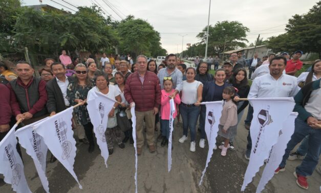 Inicia la construcción de pavimentación con concreto hidráulico en la Avenida López Mateos, entre calle Guásima y Nogal