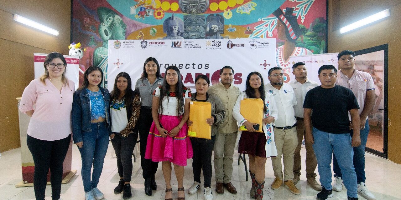 Tuxpan: Premian a jóvenes por cinco proyectos solidarios