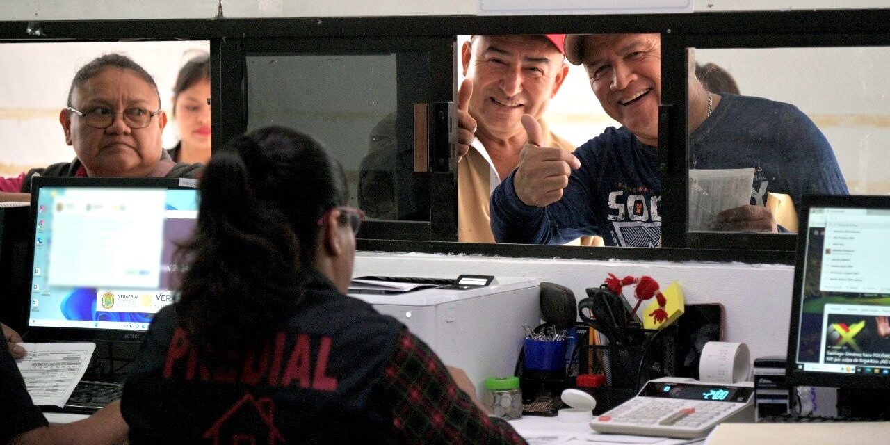 Con enorme participación de la población inició el pago del Impuesto Predial 2024 en Tuxpan