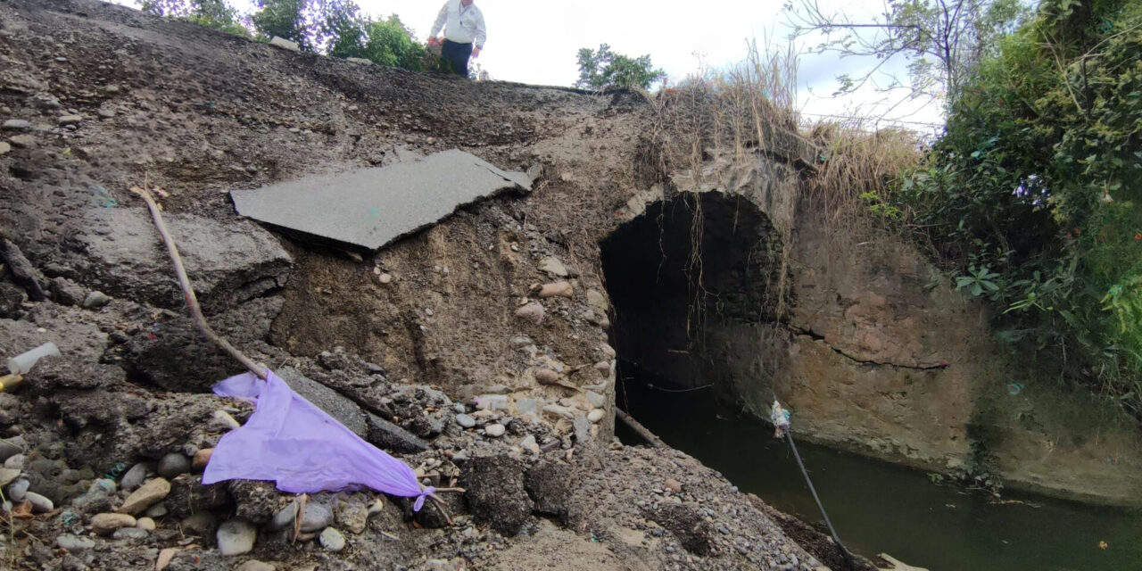 Enorme socavón podría hacer colapsar la carretera El Chote-Espinal