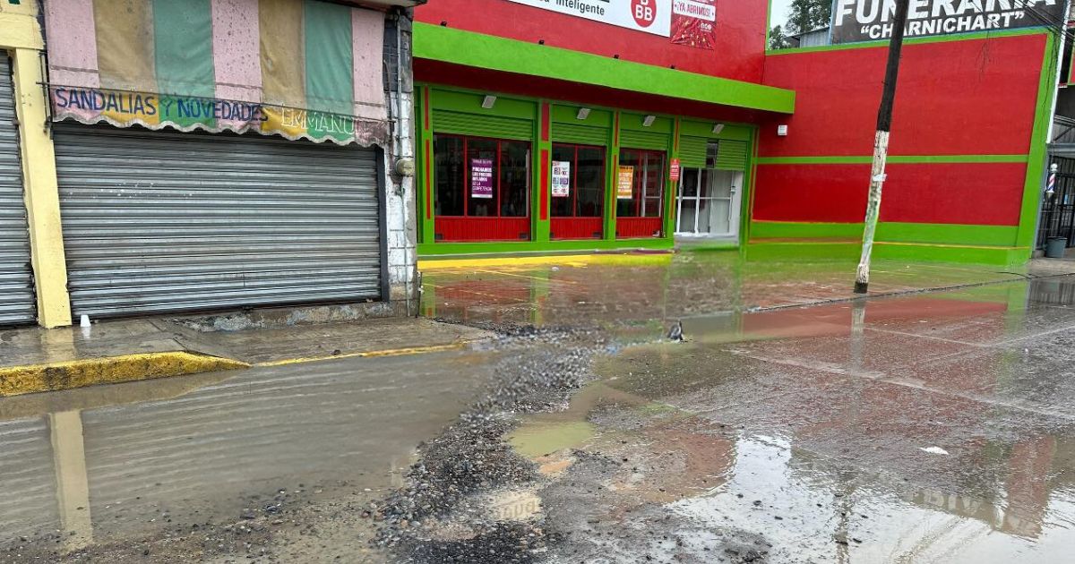 Álamo: Ciudadanos denuncian daños materiales debido a la aparición de una zanja