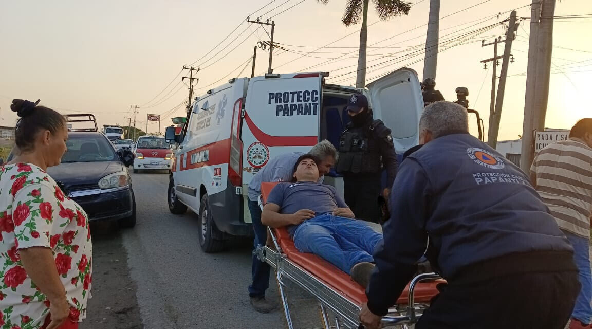 Motocicleta choca contra un caballo en El Chote