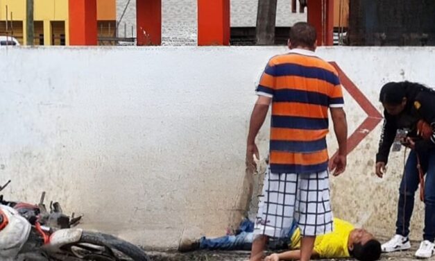 Naranjos: Motociclista choca contra una camioneta