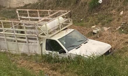 Increíble vuelo y aterrizaje en el Arroyo Oro Verde: Conductor sale ileso después de incidente de alta velocidad
