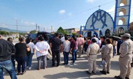 Sepelio de la familia papanteca que perdió la vida en un accidente, casi cobra una vida