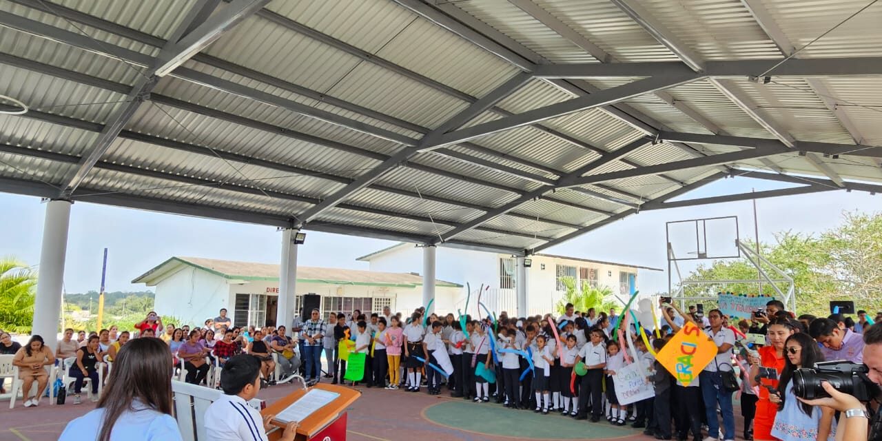 Tuxpan: Inauguran techados en áreas de impartición de Educación Física en 2 escuelas primarias y una secundaria