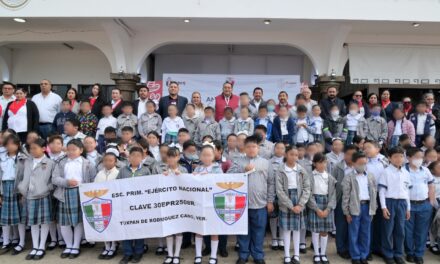 En Lunes Cívico conmemoran el 111 aniversario del Día del Ejército Mexicano