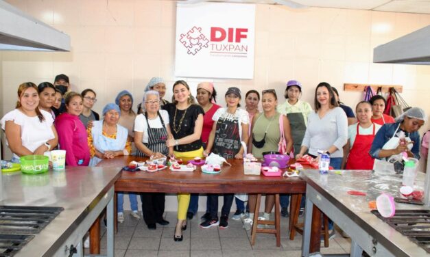 Todo un éxito el taller de elaboración de Cupcakes del DIF Tuxpan