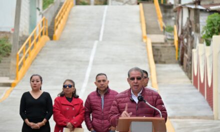 Tuxpan: Quedó inaugurada la obra de pavimentación, guarniciones, banquetas y escalinatas de la calle Nuevo Tuxpan, de la colonia Álvarez