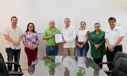 Tuxpan: Alcalde José Manuel Pozos Castro toma protesta al Agente Municipal de Barra Norte