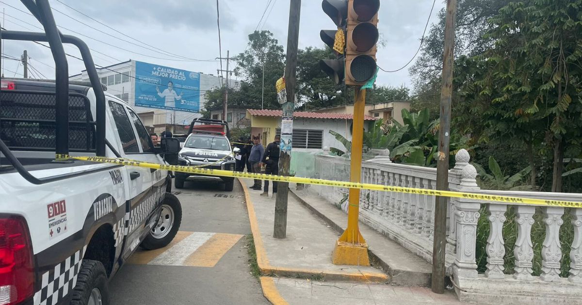 Joven se avienta de un puente y muere en Tihuatlán