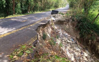 En decadencia la carretera estatal de la sierra de Otontepec