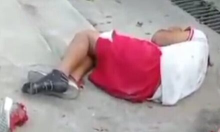 Estudiantes de SECUNDARIA caen de su motocicleta en la carretera El Chote- Espinal