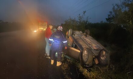 Vuelca maestra de primaria de Cerro Azul sobre la Tuxpan-Tampico