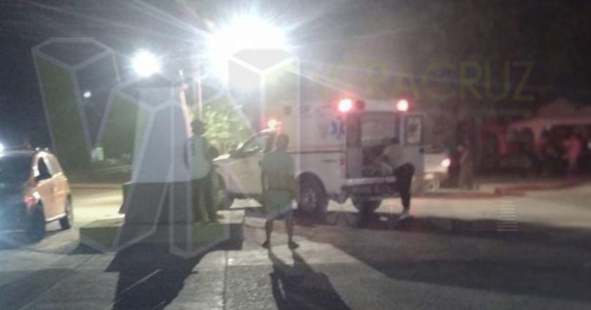 Motociclista sufre fractura expuesta en la pierna tras atropellar a un perro en Álamo, Veracruz