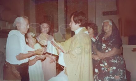 Párroco de Álamo celebra 44 años de sacerdocio