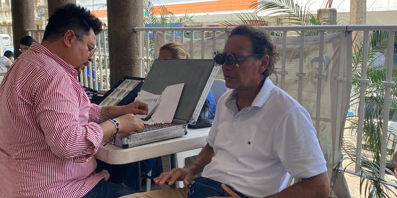 Este jueves se reanudaron las jornadas de salud visual en apoyo de las familias tuxpeñas