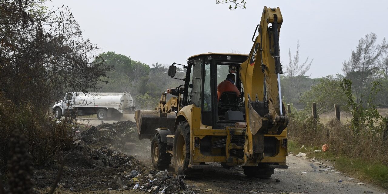Tuxpan: Limpia Pública erradica basureros clandestinos ubicados en el camino a Juan Lucas