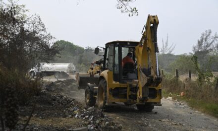 Tuxpan: Limpia Pública erradica basureros clandestinos ubicados en el camino a Juan Lucas